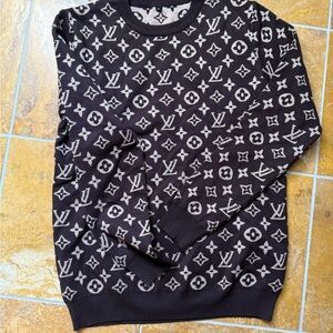 Fashion Crewneck Sweater in Black and Cream